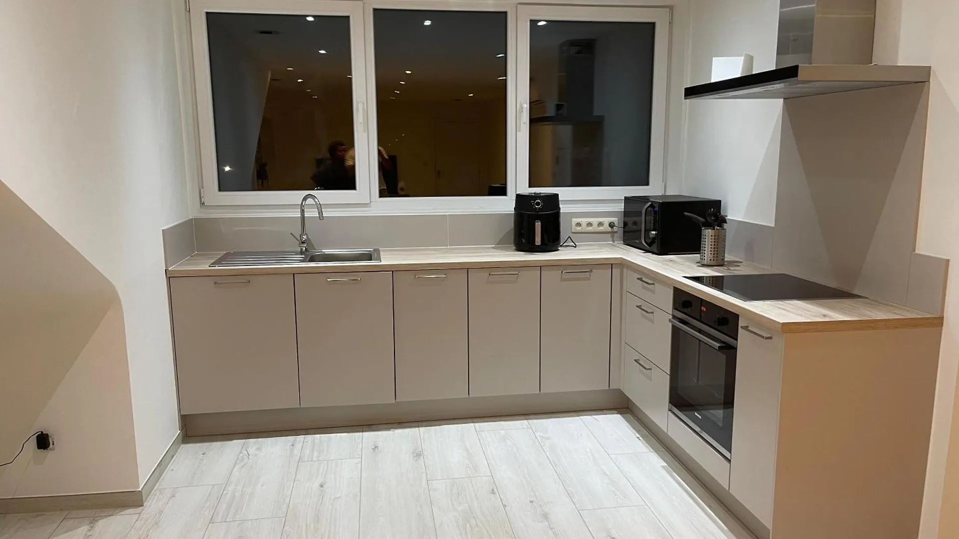 Appartement Charmant Proche De L'Atomium Bruxelas